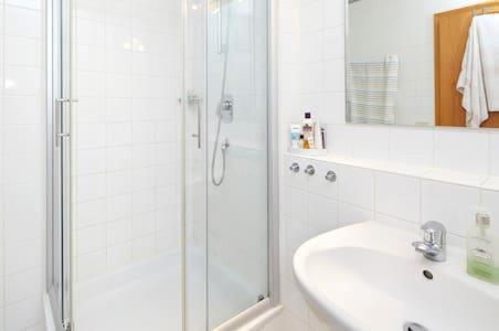 Komfortferienwohnung Zentrum Ludwigsbourg Extérieur photo